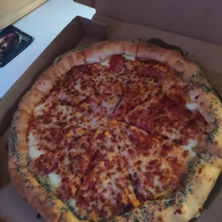 Bol Sucuk Sever Pizza Hayal Kırıklığı