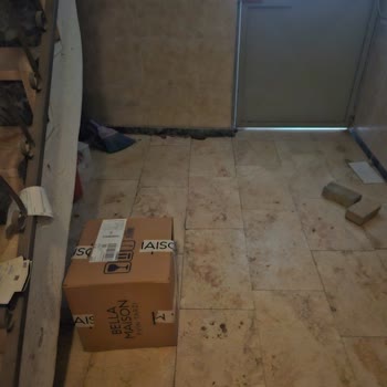 Kargo Görevlisinin Ürünü Apartmana Bırakması Ve Kırık Tabak Sorunu