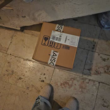 Kargo Görevlisinin Ürünü Apartmana Bırakması Ve Kırık Tabak Sorunu