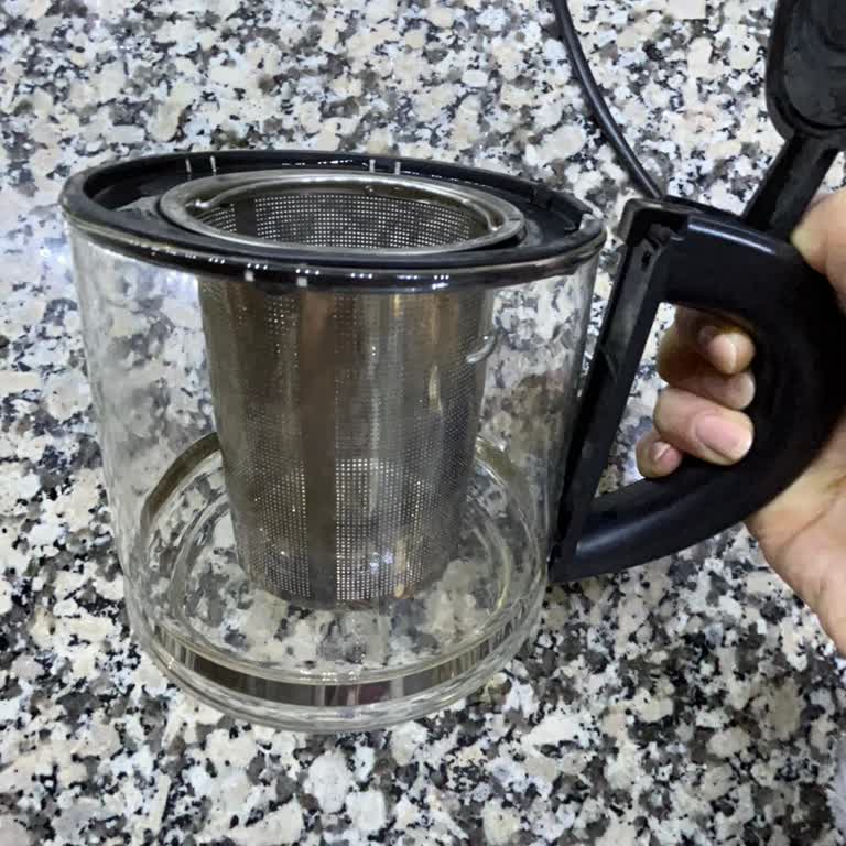 Çaycı Cam Demliğinin Kulpu Sürekli Çıkıyor Ve Yanıklara Sebep Oluyor