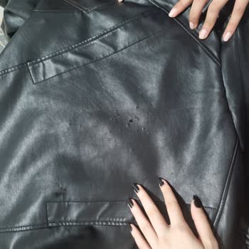 Deri Ceketin Hızla Soyulması Ve Para İadesi Talebi