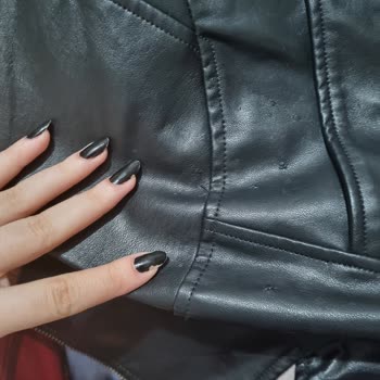 Deri Ceketin Hızla Soyulması Ve Para İadesi Talebi