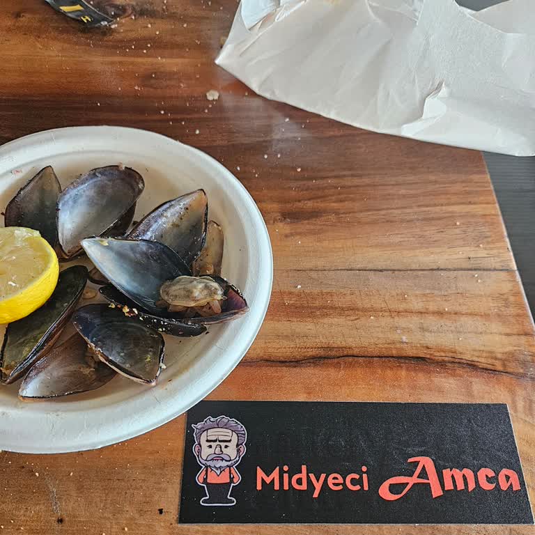 Alsancak'ta Hayal Kırıklığı: Midyeci Amca Deneyimi