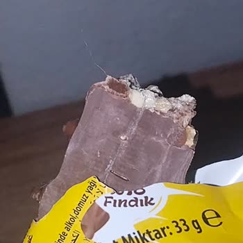 Gofretin İçinden Çıkan Kıl Şoku!