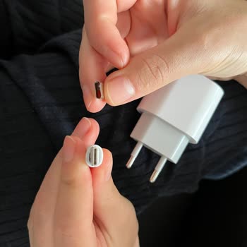 iPhone 13 Charger I Bought from Turkcell Melted and Almost Damaged My Phone