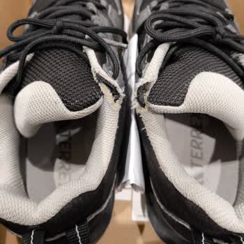 Adidas Terrex Ayakkabıda Beklenmedik Yırtılmalar