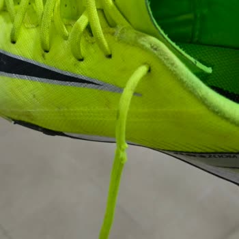 Nike Bağcık Sorunu Yokuşa Sürülüyor!