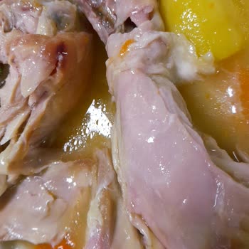 KYK Yurdunda Yetersiz Yemek Hizmeti: Kanlı Tavuklar Ve İlgisiz Personel