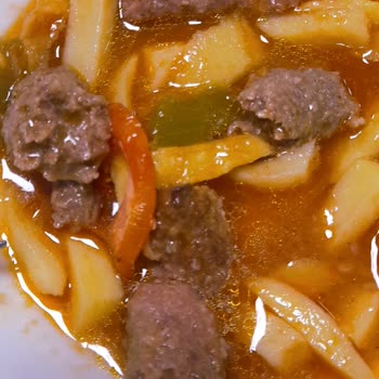 KYK Yurdunda Yetersiz Yemek Hizmeti: Kanlı Tavuklar Ve İlgisiz Personel