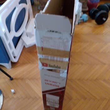 Kırık Televizyon Ve Cevapsız Müşteri Hizmetleri