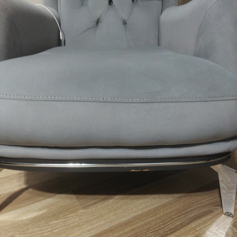 Deforme Gelen Koltuk Takımı Ve İlgisiz Hizmet