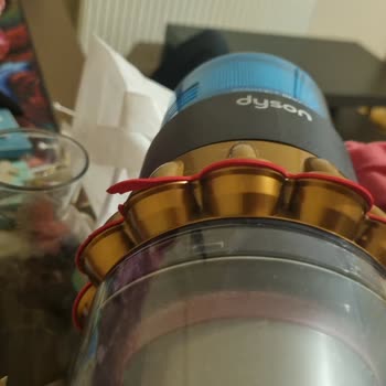 Dyson Süpürge Renk Ve Müşteri Hizmetleri Sorunu