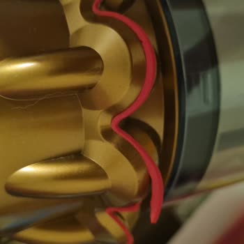 Dyson Süpürge Renk Ve Müşteri Hizmetleri Sorunu