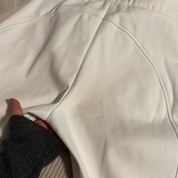 Kayak Pantolonunda Beklenmedik Sarı Leke Ve Yırtık Sorunu