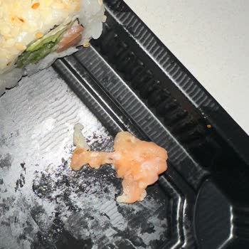 Taze Olmayan Sushi Ve Kalitesiz Malzemelerle Hayal Kırıklığı