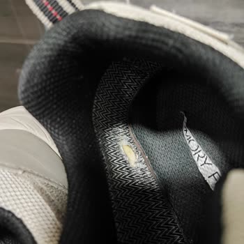 Skechers Ayakkabıda Beklenmedik Kalite Sorunu Ve Amazon Üzerinden Çözüm Bulamama
