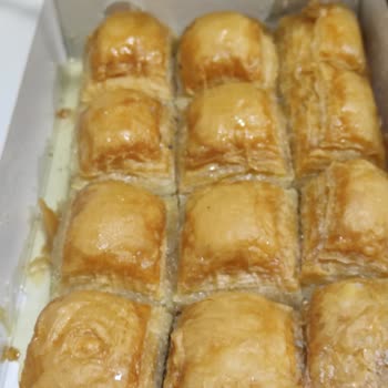 Bayat Ve Kirli Baklava Deneyimi
