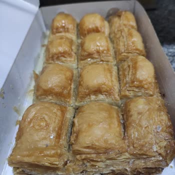 Bayat Ve Kirli Baklava Deneyimi