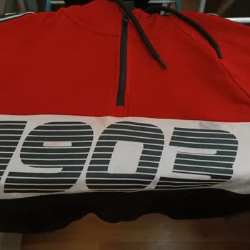 Boya Veren Sweatshirt Mağduriyeti