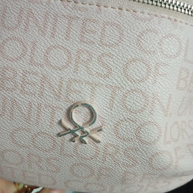 Benetton Çantamın Amblemi Soyuldu