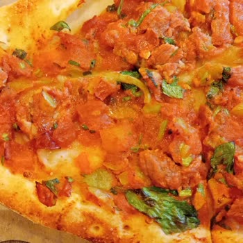 Kuşbaşılı Pide Yerine Domatesli Pide Şoku