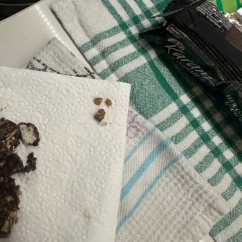 Eti Karam Gurme Çikolatasında Diş Kırma Tehlikesi