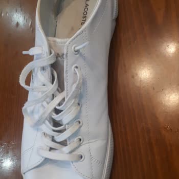 Lacoste Ayakkabıda Beklenmedik Deformasyon