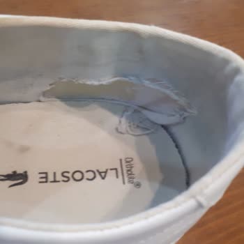 Lacoste Ayakkabıda Beklenmedik Deformasyon