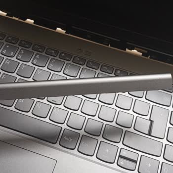 Lenovo Cihazımda Menteşe Sorunu: Yaygın Bir Problem