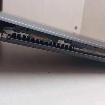 Lenovo Cihazımda Menteşe Sorunu: Yaygın Bir Problem
