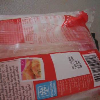 Oli Center Superfresh Milföy Hamurunda Böcek Şoku