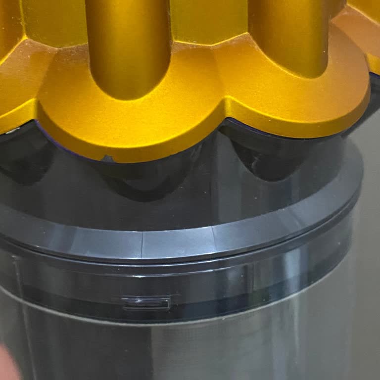 Dyson V12 Süpürgemde Erken Boya Soyulması Sorunu