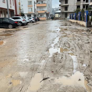 Silifke Belediyesi'nin Yol Sorunu Vatandaşı Mağdur Ediyor