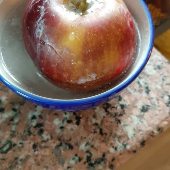 Organik Elma Üzerindeki Şüpheli Beyaz Madde Sorunu