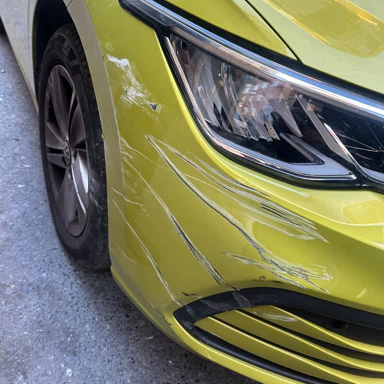 BİM Park Sorunu Ve Alaycı Tavırlarla Zarar Gören Araçlar