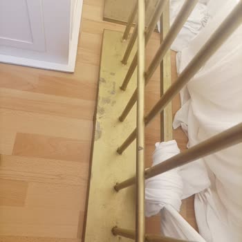 H&N Organizasyon Kiraladığım Sandalyelerden Biri Otobanda Uçmuş