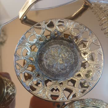 H&N Organizasyon Kiraladığım Sandalyelerden Biri Otobanda Uçmuş