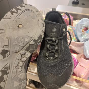 FLO'dan Aldığım Ayakkabının Kalitesizliği Mağdur Ediyor