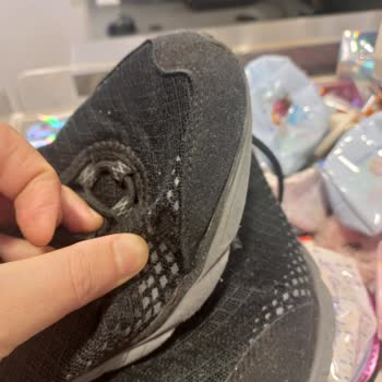 FLO'dan Aldığım Ayakkabının Kalitesizliği Mağdur Ediyor