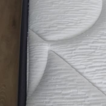 Yeni Alınan Yatakta Tüylenme Sorunu