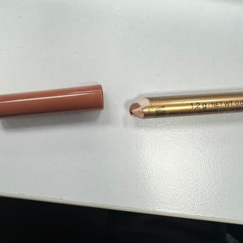 Kırılan Dudak Kalemi Hayal Kırıklığı