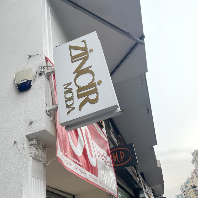 Zincir Moda Deforme Ürün ve Etiketsiz Değişim Sorunu