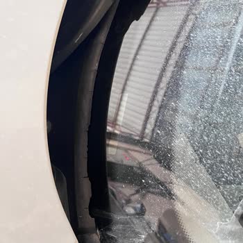 BMW F20 Ön Cam Fitili Sorunu