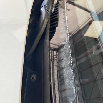 BMW F20 Ön Cam Fitili Sorunu