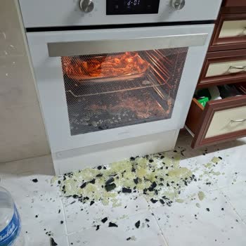 Fırın Camı Patladı, 23 Günlük Servis Çilesi