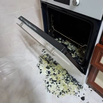 Fırın Camı Patladı, 23 Günlük Servis Çilesi