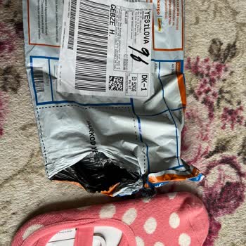 Yanlış Ürün Gönderimi: Deri Ceket Yerine Çorap