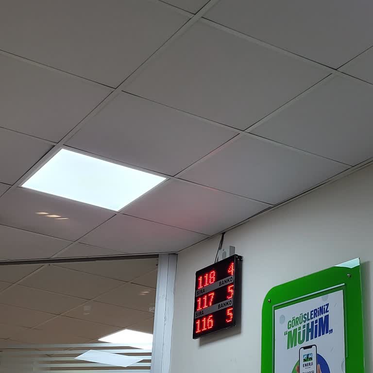 Uzun Bekleme Süresi Ve Yetersiz Hizmet