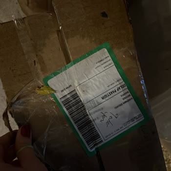 Yağmurda Islanan Paketler Ve Kırık Ürünler: Profesyonellik Nerede?