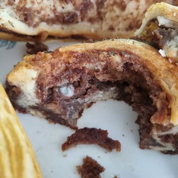 Liva Pastanesinde Küflü Ürün Skandalı